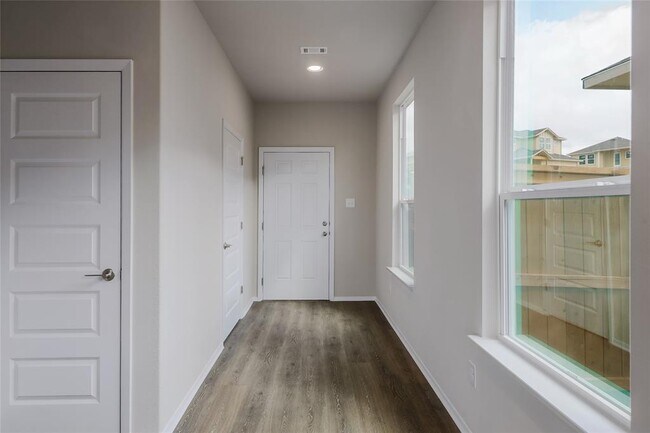 Building Photo - 11416 Milano Dr