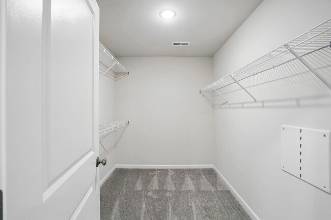 Building Photo - Charming 3-Bedroom Ranch with 2 Full Baths & Expansive Backyard Located in a Peaceful Cul-de-Sac