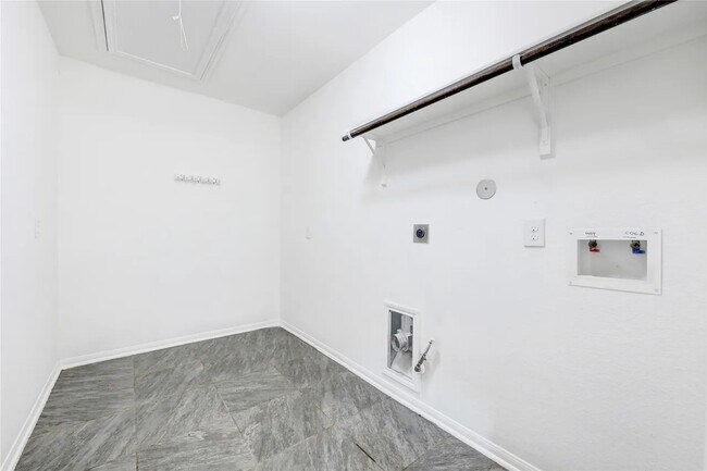 Building Photo - 3214 Tall Sycamore Trail