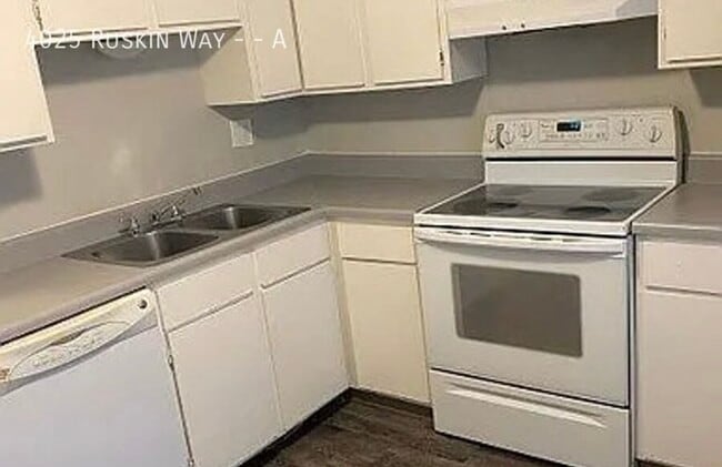 Building Photo - 4025 Ruskin Way