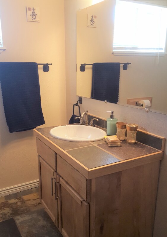 Building Photo - 3300 N Overland Trail