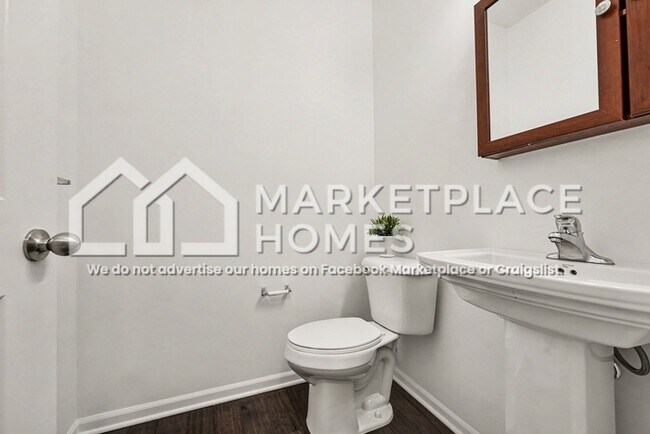 Building Photo - 4596 Bradley Cir