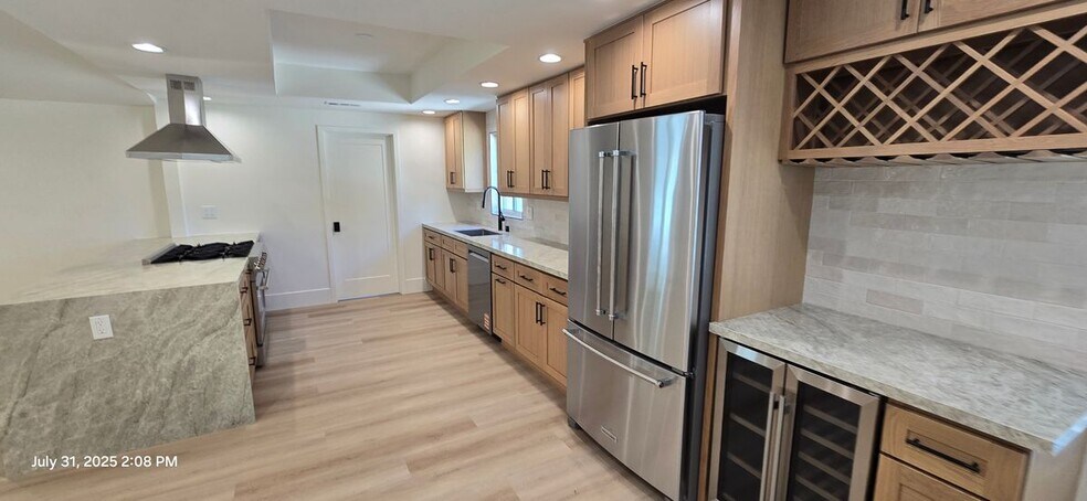 Building Photo - 3024 Sonrisa Dr
