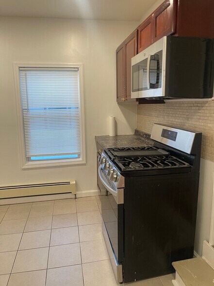 Building Photo - 49 Carroll St