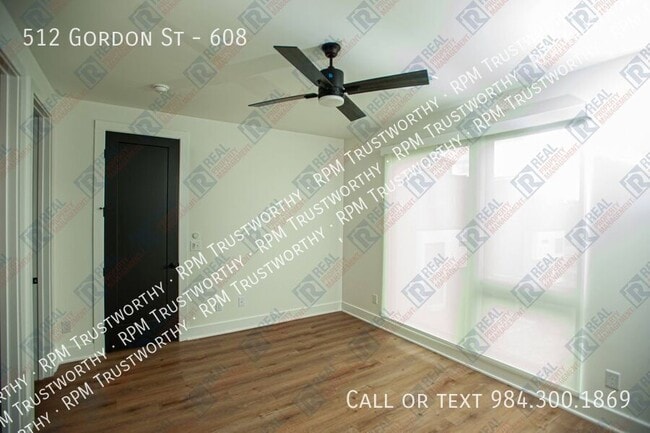 Building Photo - 512 Gordon St