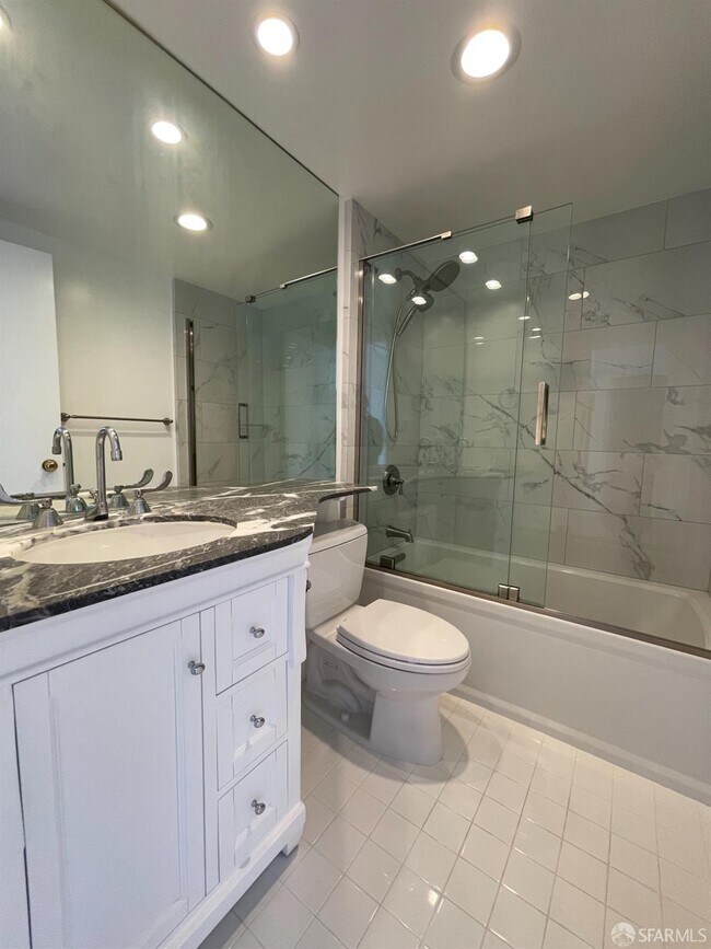 Building Photo - 2040 Franklin St