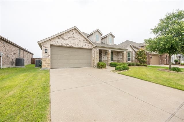 Building Photo - 1560 Kleberg Dr