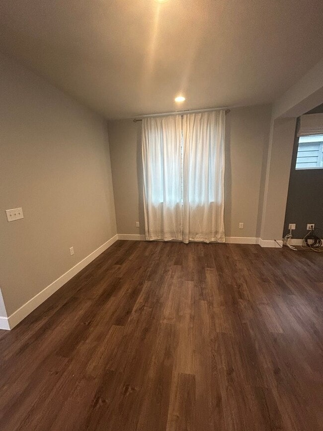 Building Photo - Spacious 4 Bed / 3.5 Bath Home in Easton C...