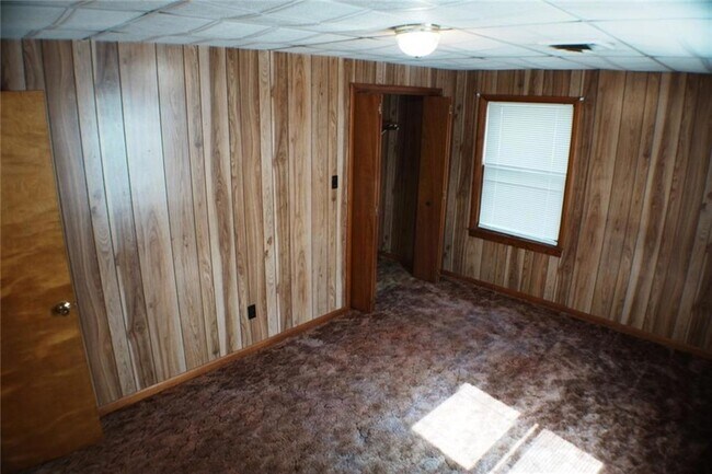 Building Photo - 5550 County Rd 2200