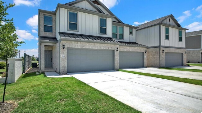 Building Photo - 2725 Woodall Dr