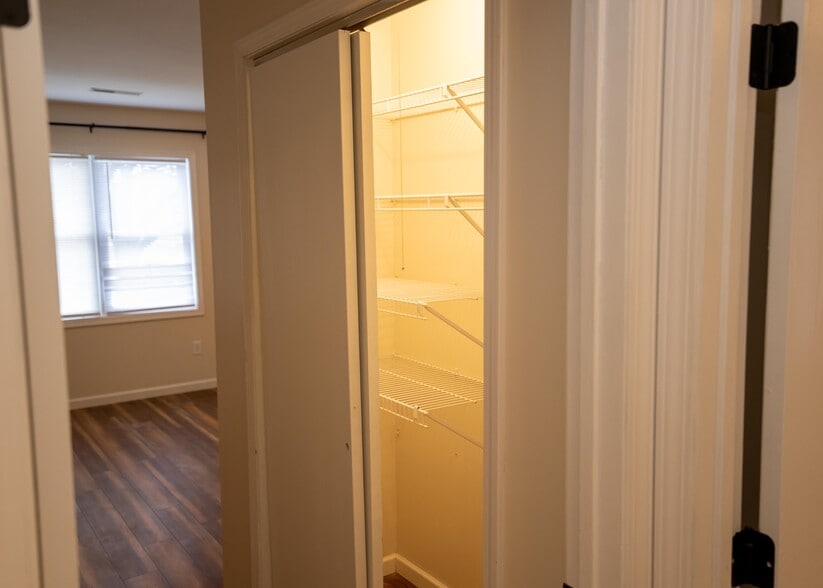 Building Photo - 106 Pierre Pl