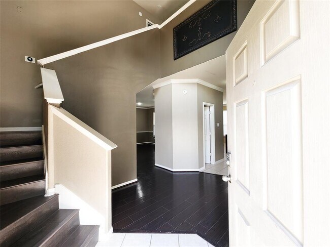 Building Photo - 5827 Eatons Creek Tr