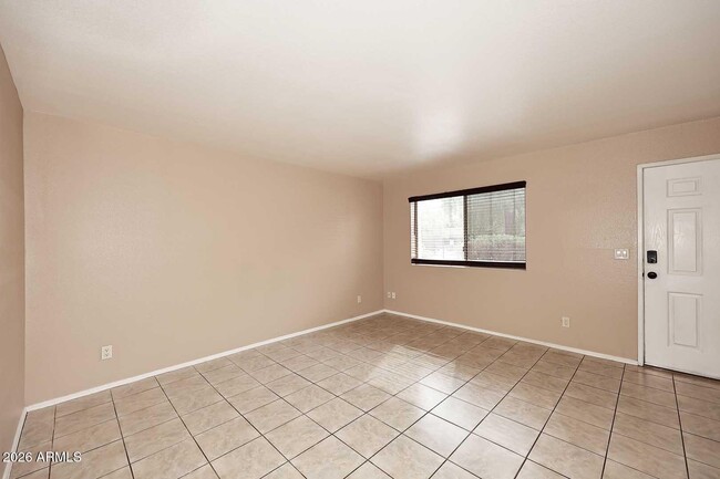 Building Photo - 303 N Miller Rd