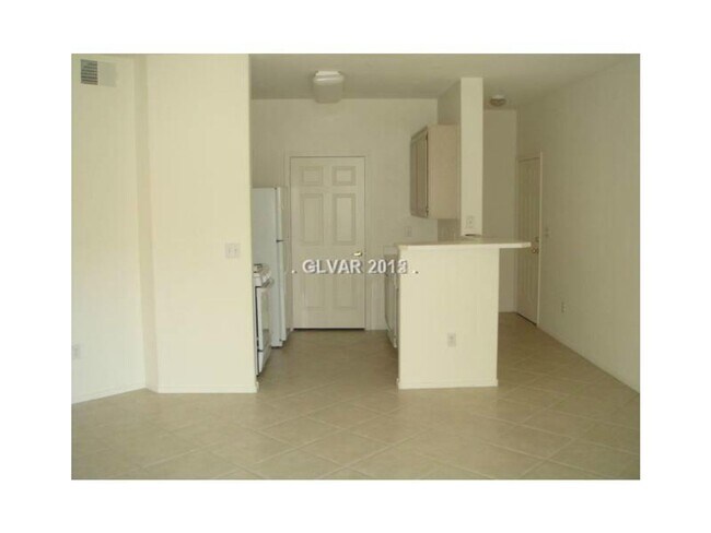 Building Photo - Nice 2-Bedroom Condo in a Guard-Gated Comm...