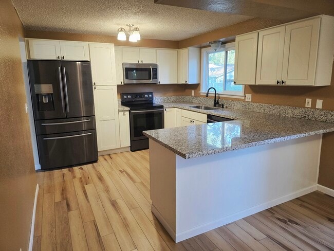 Building Photo - 14984 SE Linden Ln