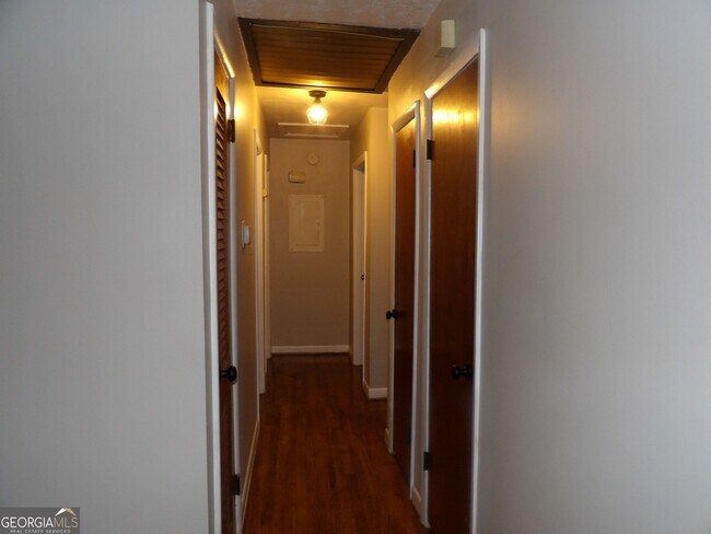 Building Photo - 5261 Heather Ln