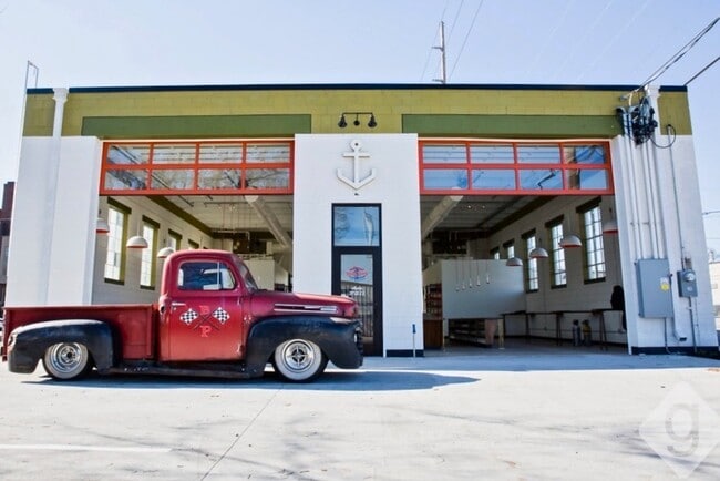 Building Photo - 1641 A Evelyn Avenue