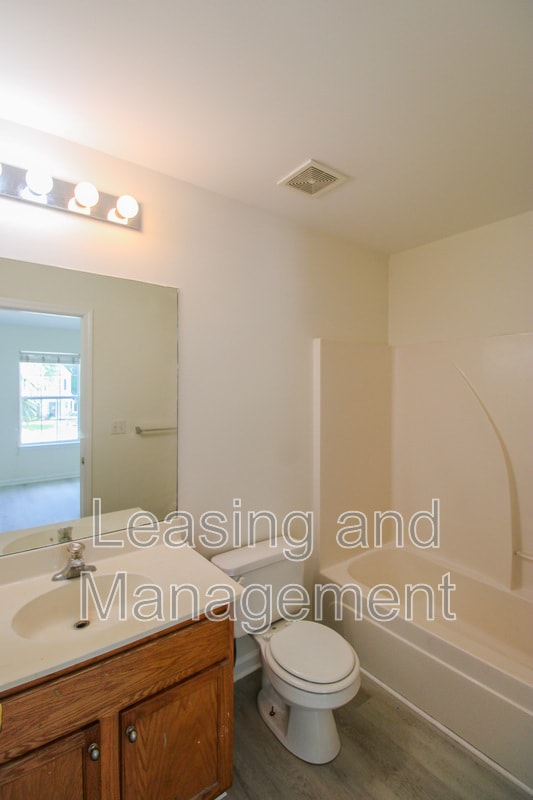 Building Photo - 1247 Island Club Dr