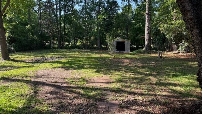 Building Photo - RATE DROP ALERT! (was $1725/month)