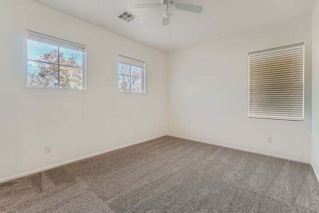Building Photo - Newly remodeled 3 bedroom Summerlin home!