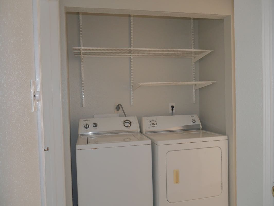 Building Photo - 4949 Hamilton Wolfe Rd