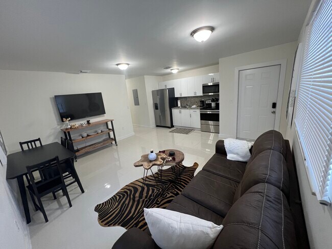 Building Photo - 1132 NW 38th St