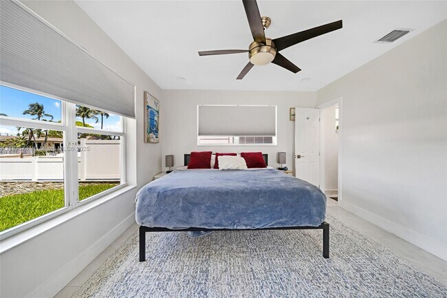 Building Photo - 31 SE 12th St