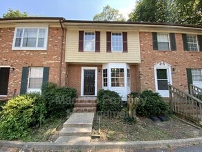 Building Photo - 16128 Clarence Ct