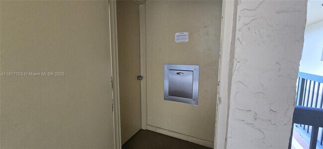 Building Photo - 200 Jacaranda Country Club Dr