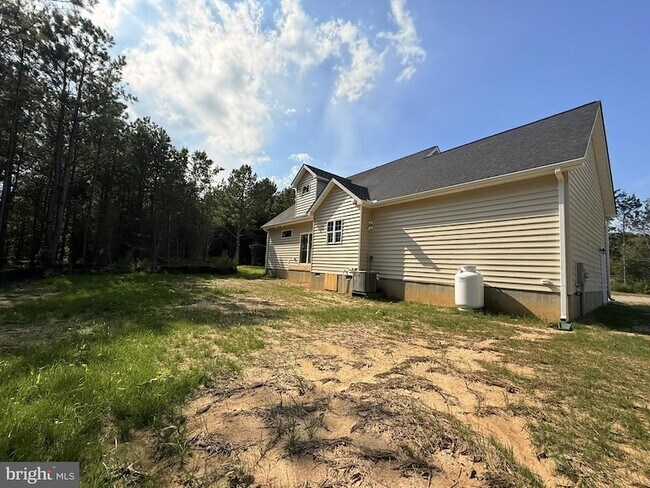 Building Photo - 21359 Mary Lous Wy
