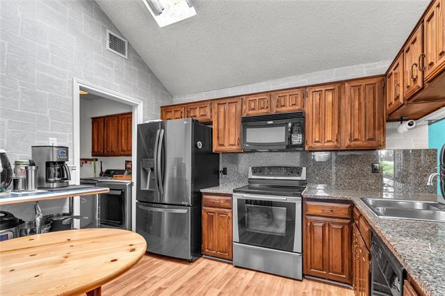 Building Photo - 2135 Rose Cliff Ln