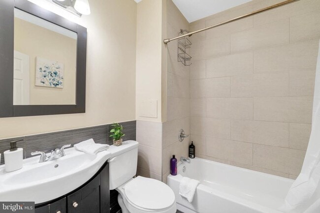 Building Photo - 1836 Delancey St