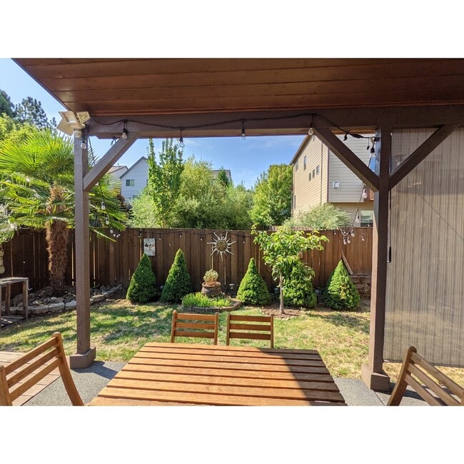 Building Photo - 730 SW 207th Pl