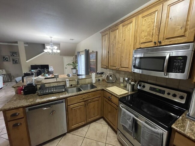 Building Photo - 2724 Cascade Falls Dr