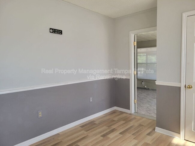Building Photo - 12387 Seagate St