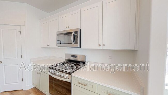 Building Photo - 1583 Stark Dr