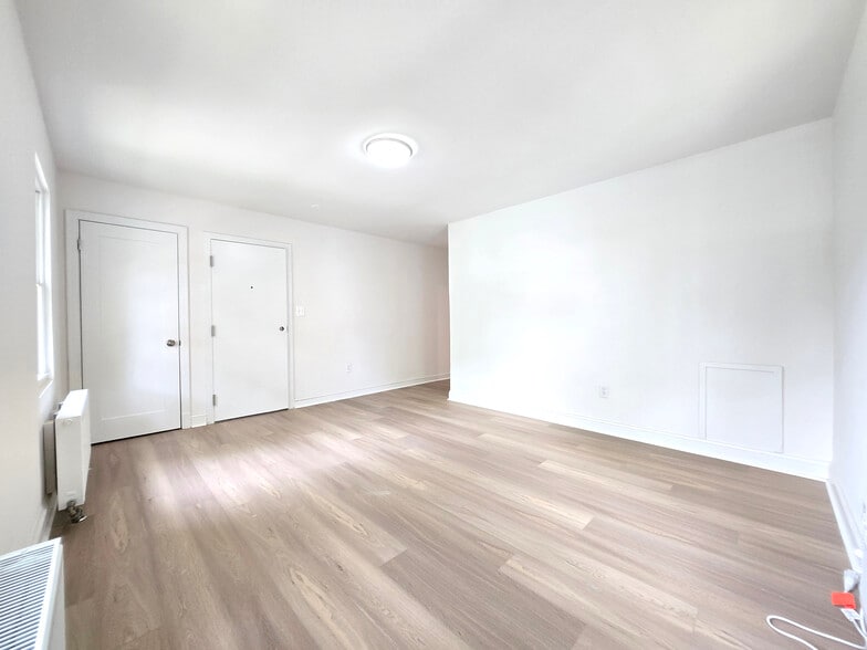 Building Photo - 4530 Avondale St