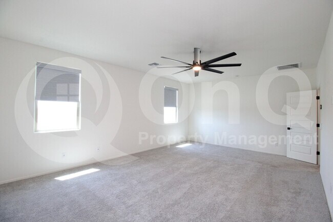 Building Photo - 9320 S 30th Ln