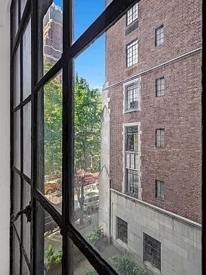 Building Photo - 25 Tudor City Pl