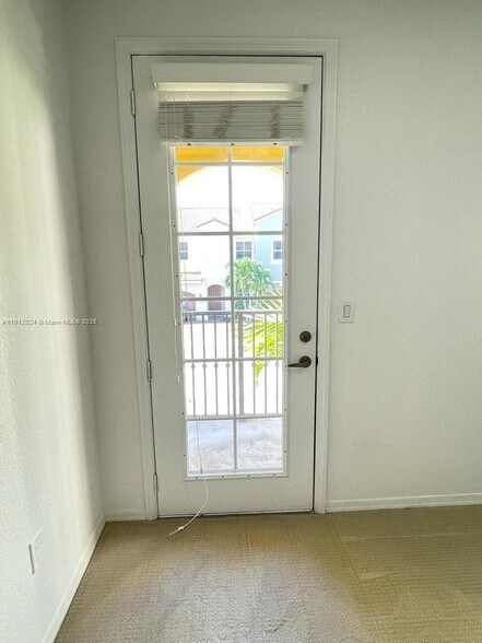 Building Photo - 14934 SW 41st Ln