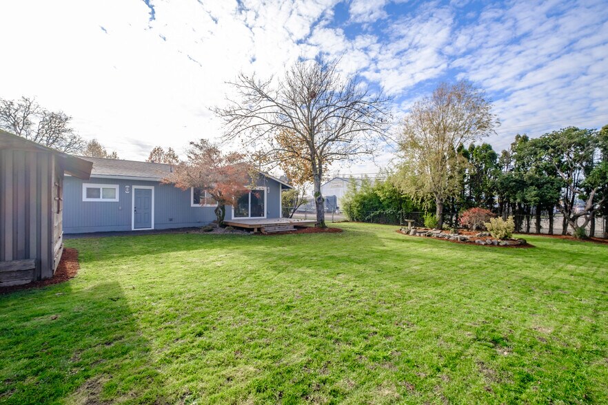 Building Photo - 401 Whittier St