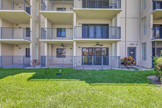 Building Photo - 901 Seafarer Cir