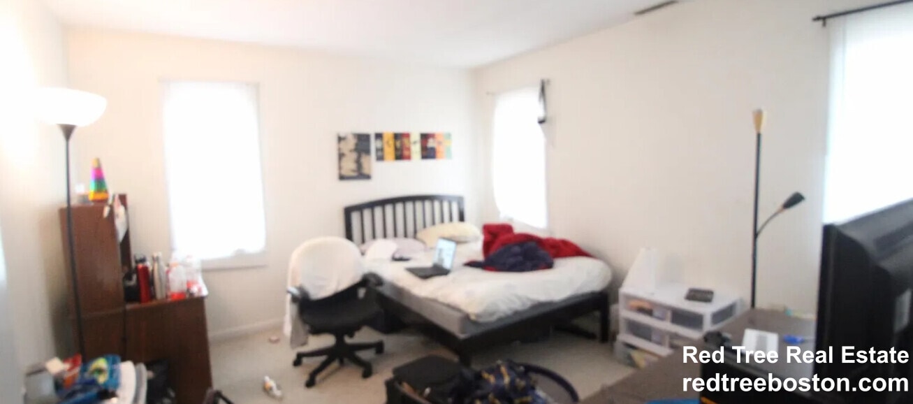 Building Photo - 7 Etna St