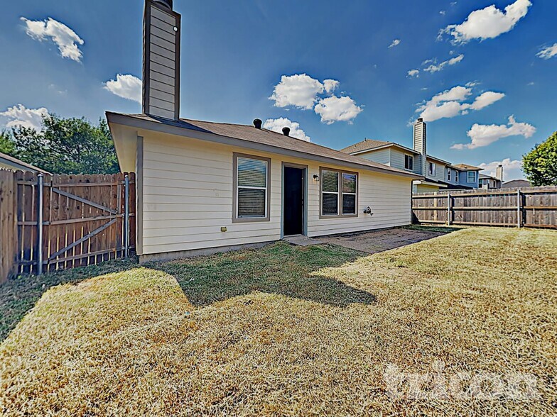 Building Photo - 1584 Sandhurst Dr