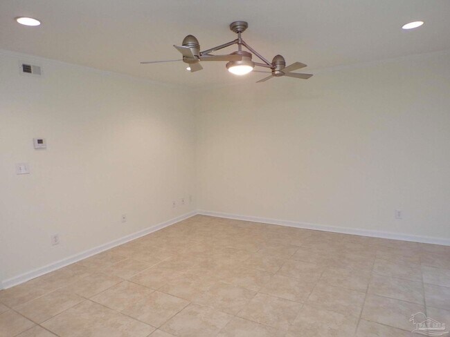 Building Photo - 710 Scenic Hwy