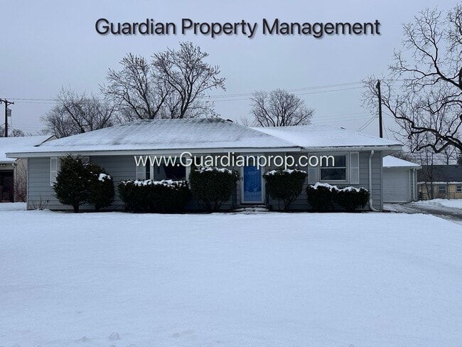 Building Photo - Richfield Single Family Home, Fenced Yard, 2 Car Garage, Dishwasher
