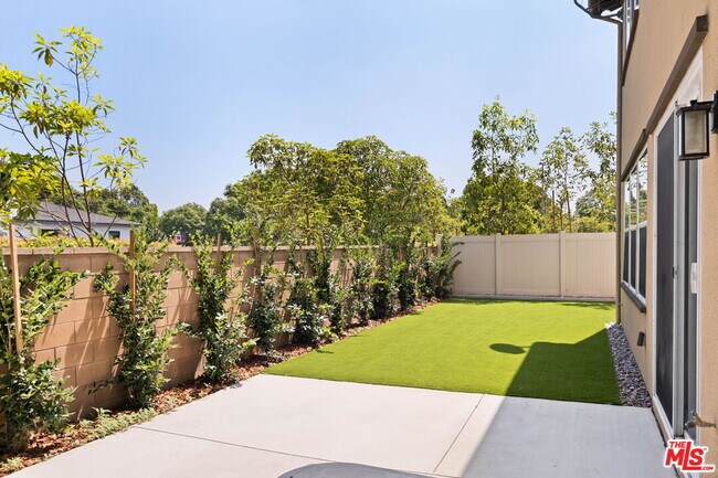 Building Photo - 5929 Spelthorne Ln