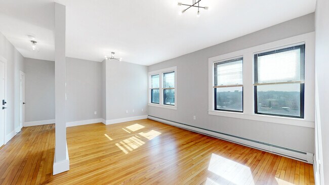 Building Photo - 179 Highland St