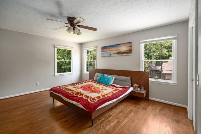 Building Photo - 2795 Bentwood Dr