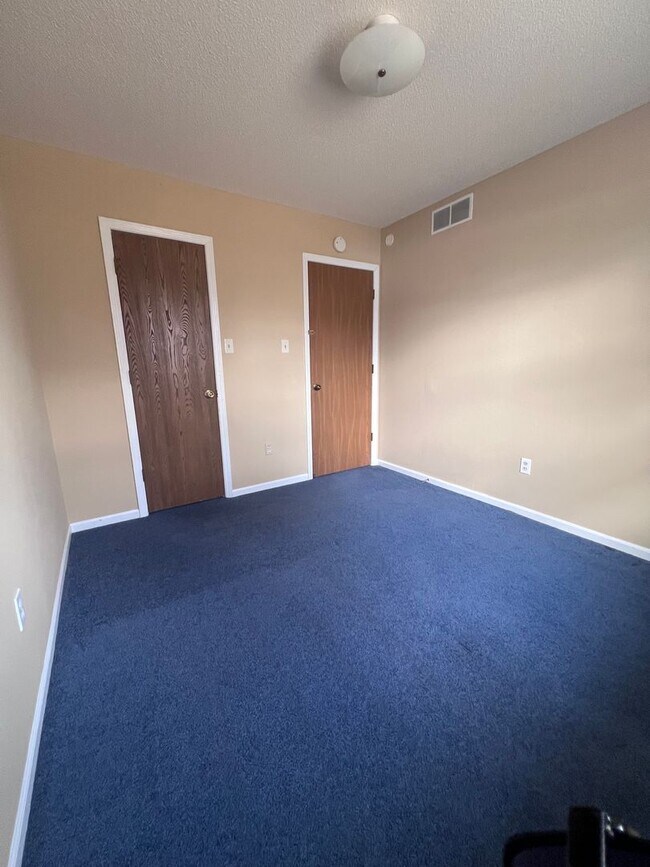 Building Photo - 710-712 Clinkscales Dr.